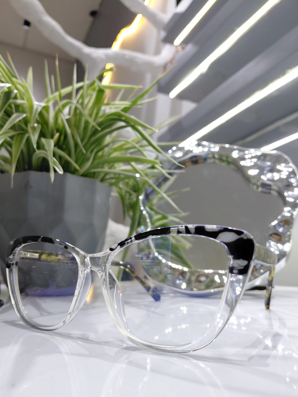 OPTICLINIC5705