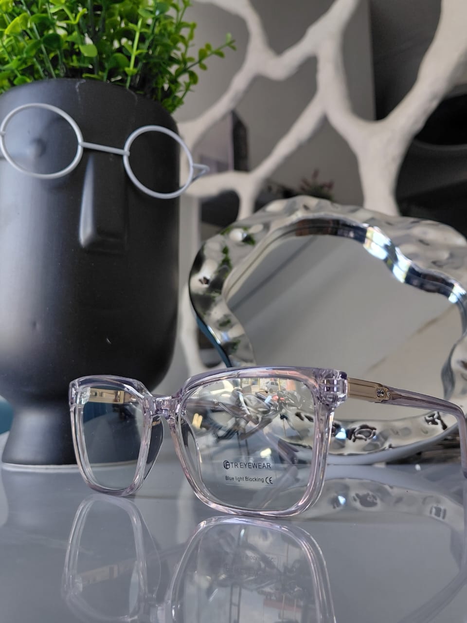 TR EYE WEAR