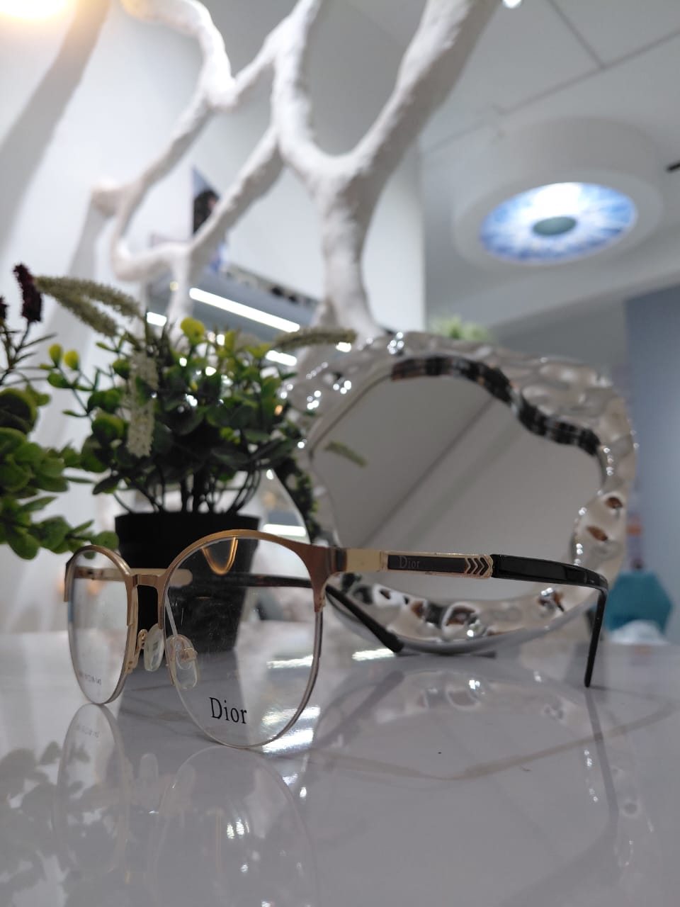 DIOR